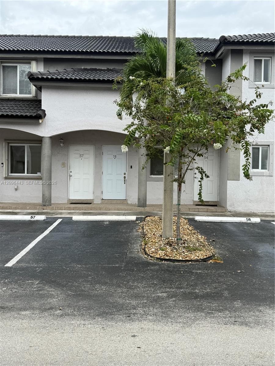 DORAL GRAND CONDO · #58 in Doral - Photo 1
