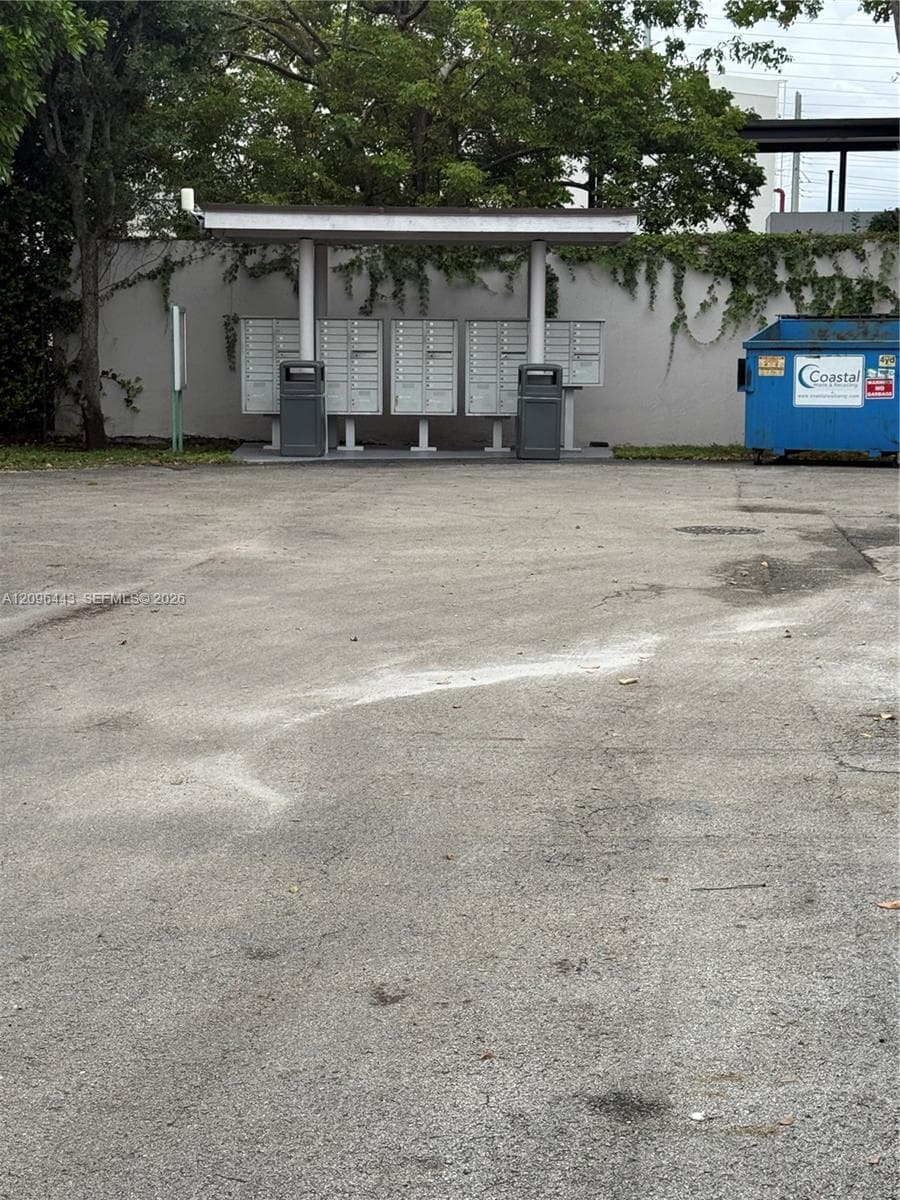 MAIL BOXES