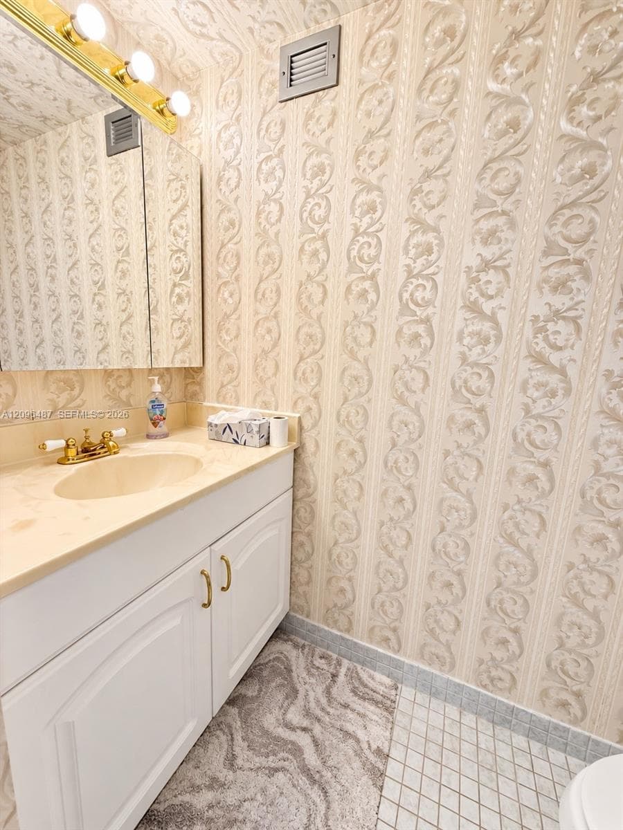 Powder room