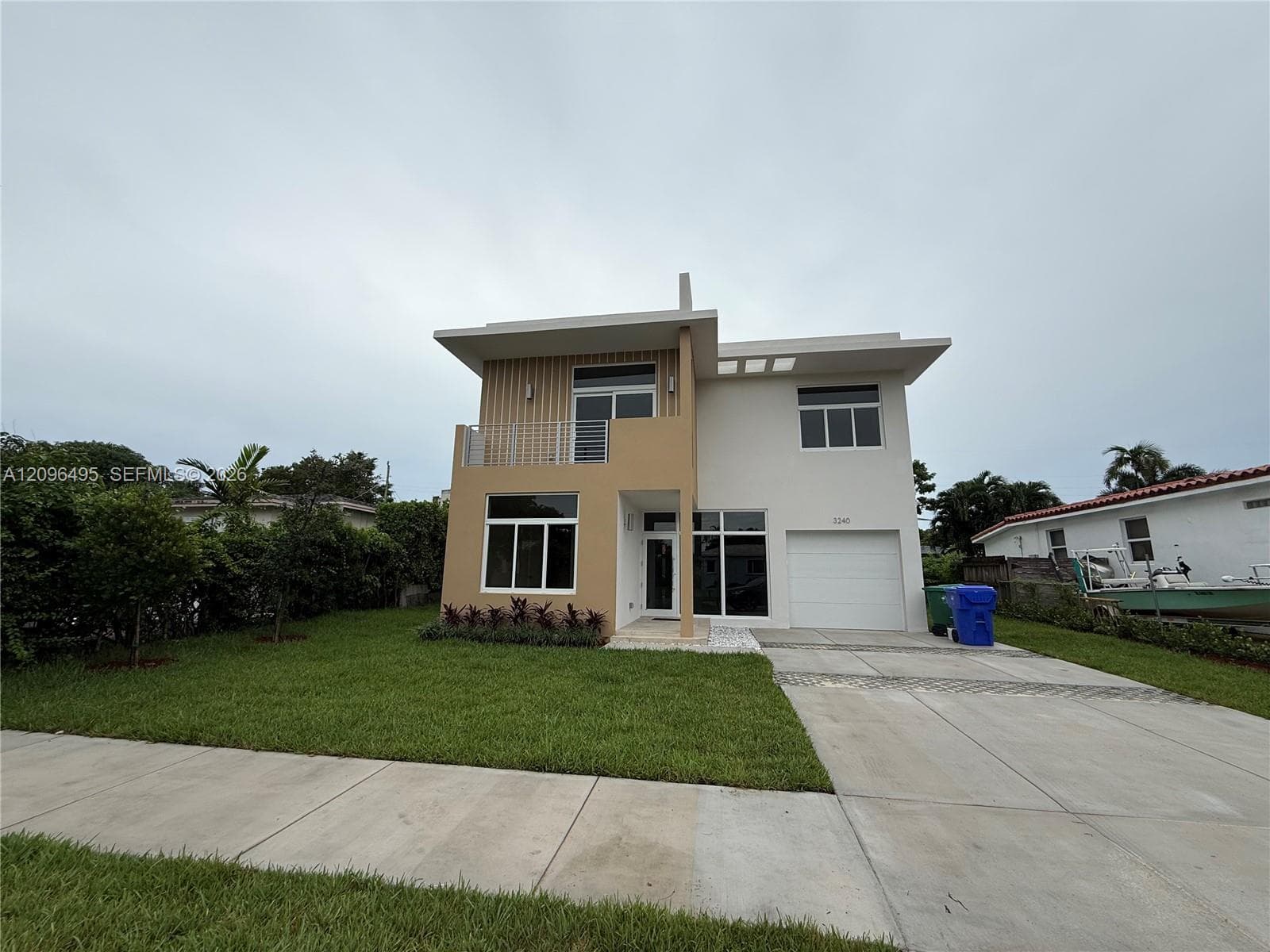 3240 SW 20th St photo 2