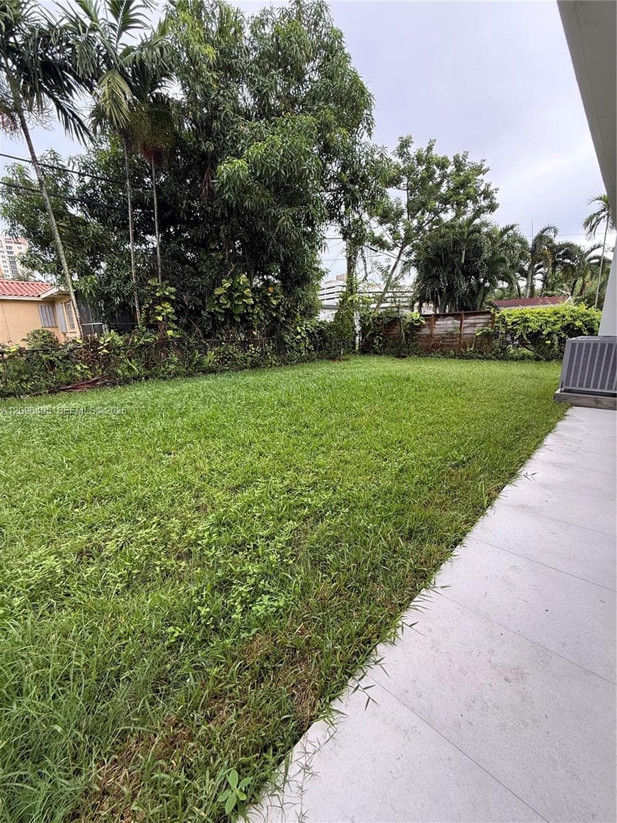 3240 SW 20th St photo 52