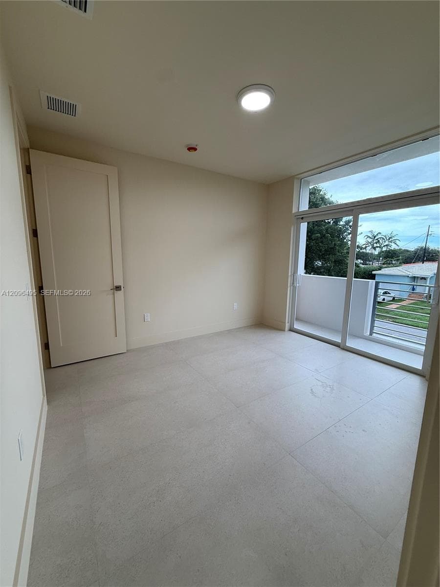3240 SW 20th St photo 35
