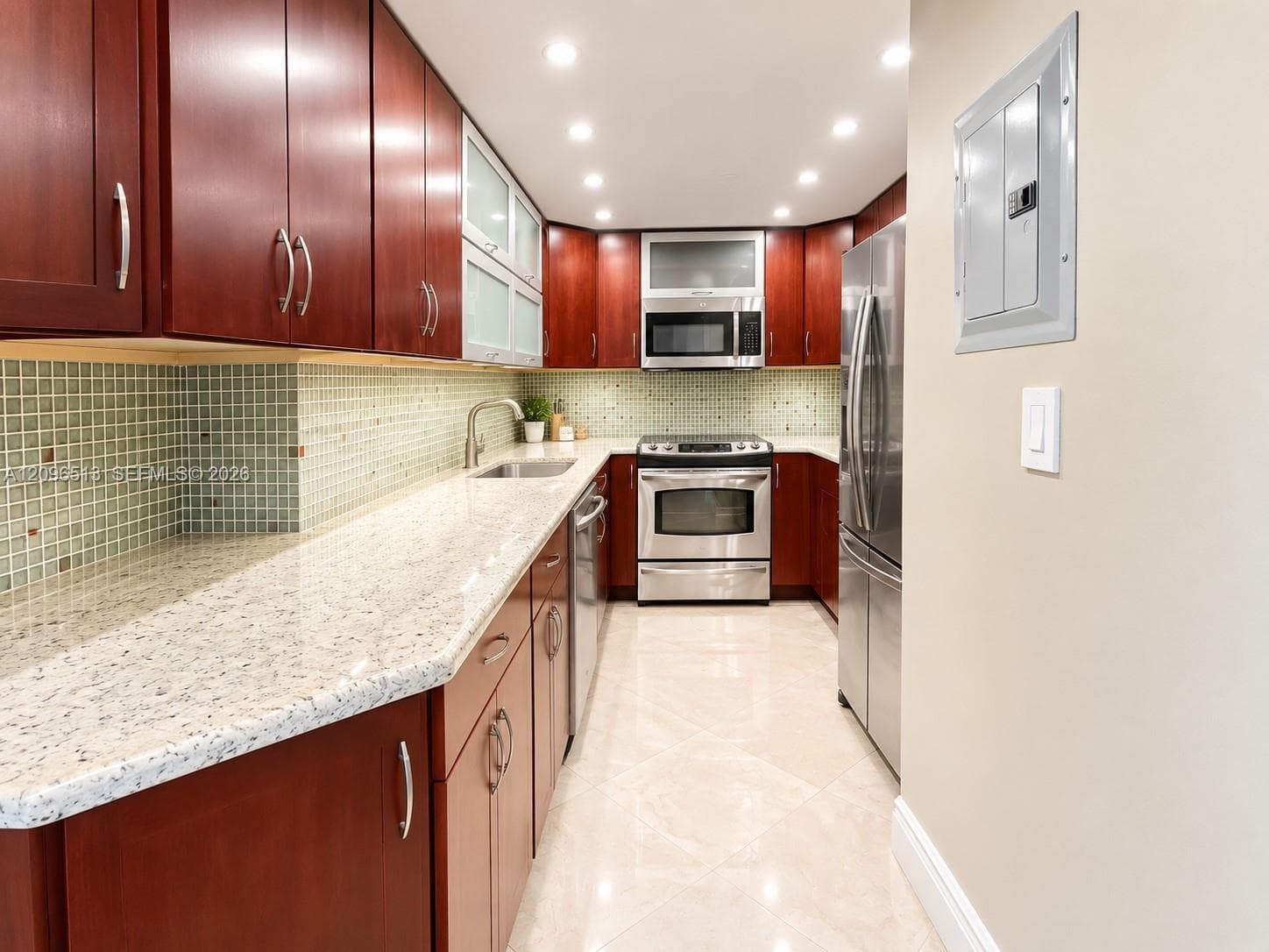 THE RIVIERA CONDO · #1807 in Miami Beach - Photo 3