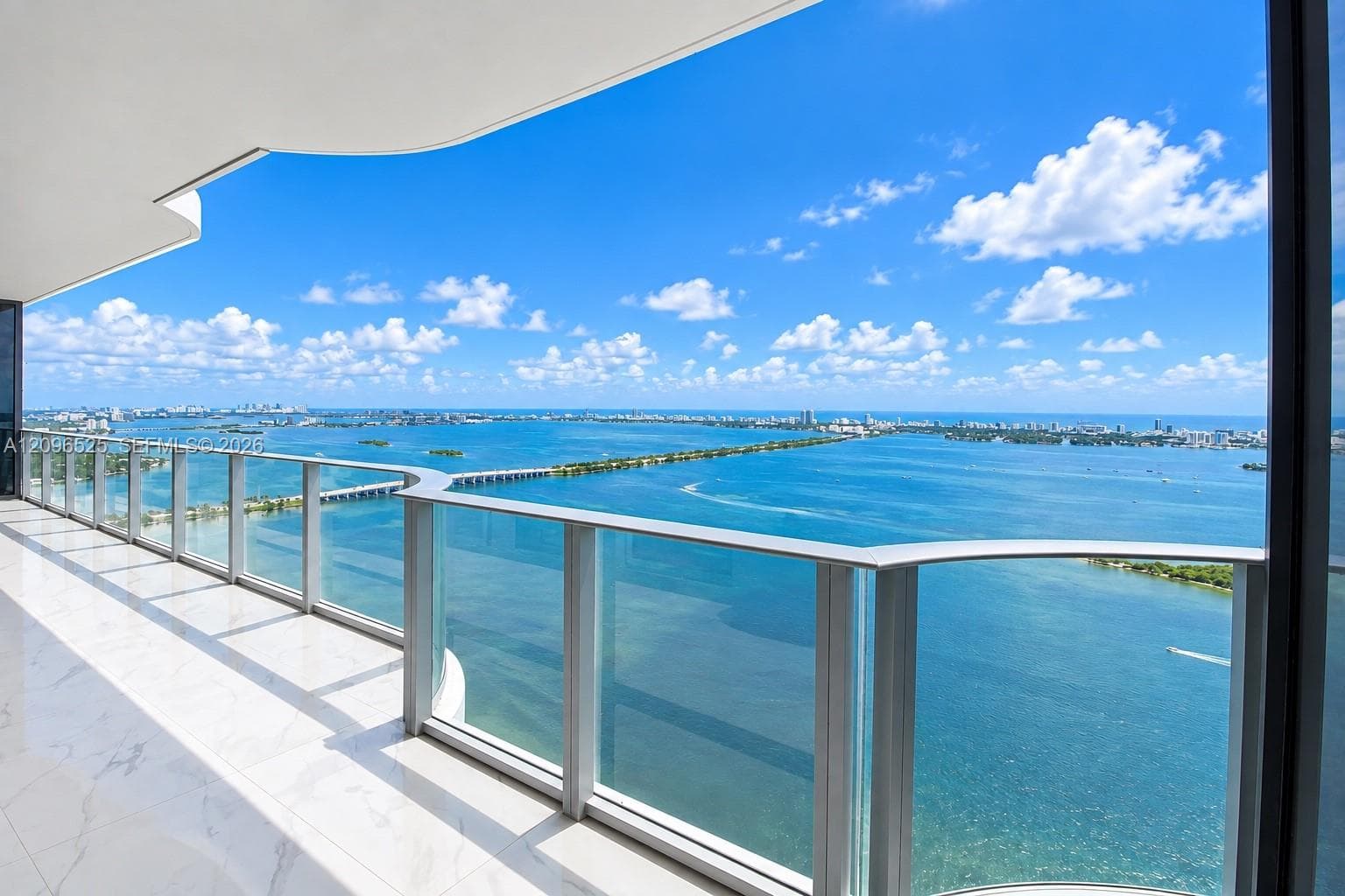 Aria Reserve · #PH-5903 in Miami - Photo 2