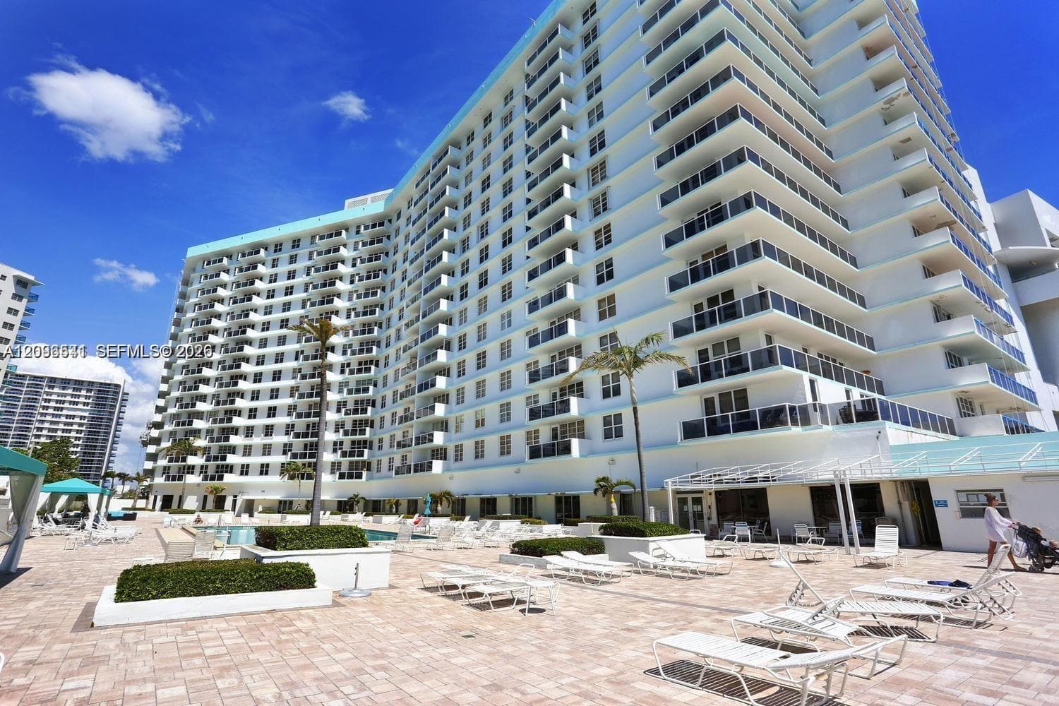SEA AIR TOWERS CONDO · #715 in Hollywood - Photo 3