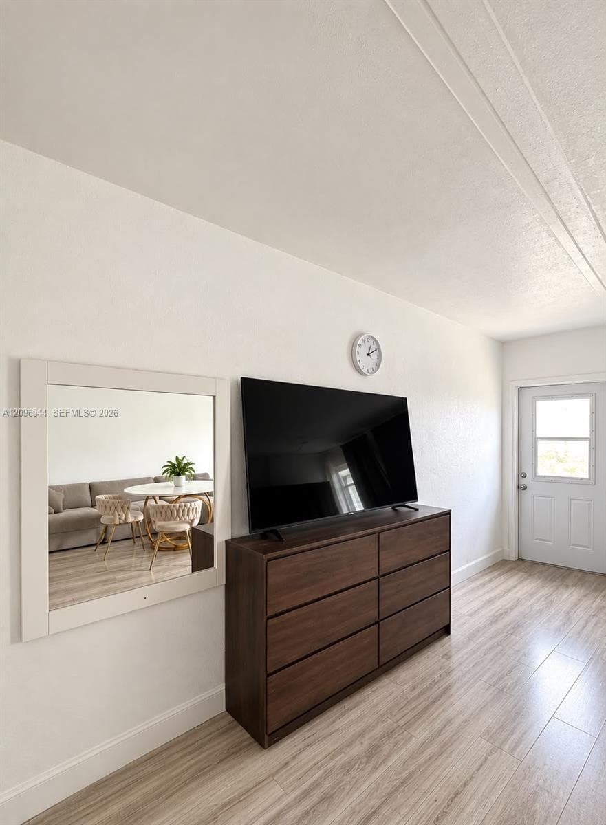 VICTORIA CONDO · #3 in Miami Beach - Photo 6