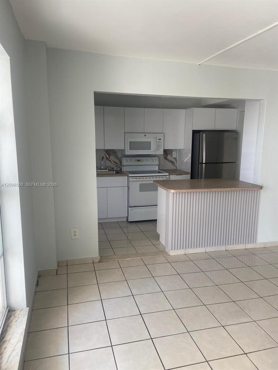 GOLDEN HOUSE CONDO · #505 in Miami Beach - Photo 2