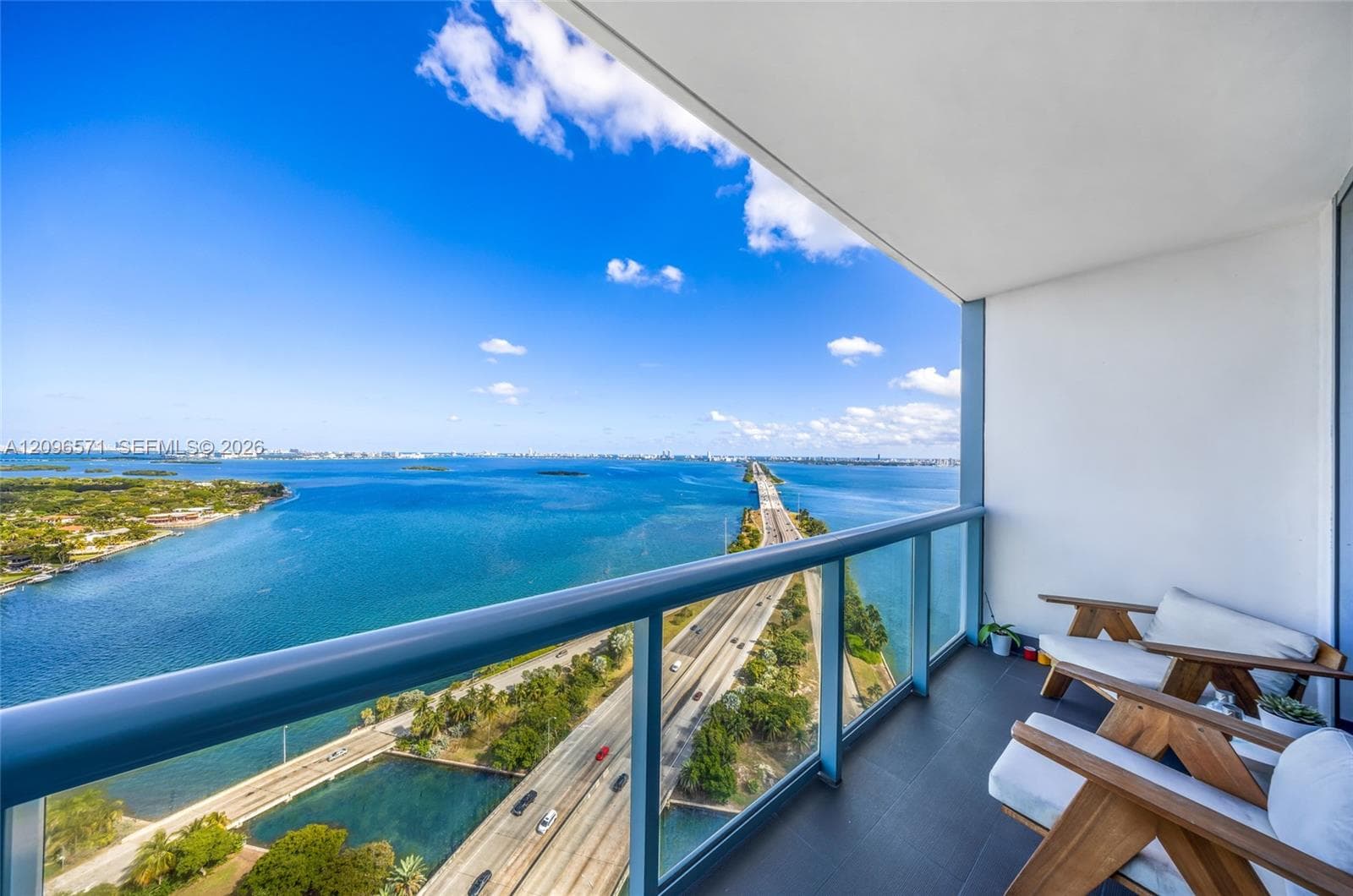 Blue Condominium #2911