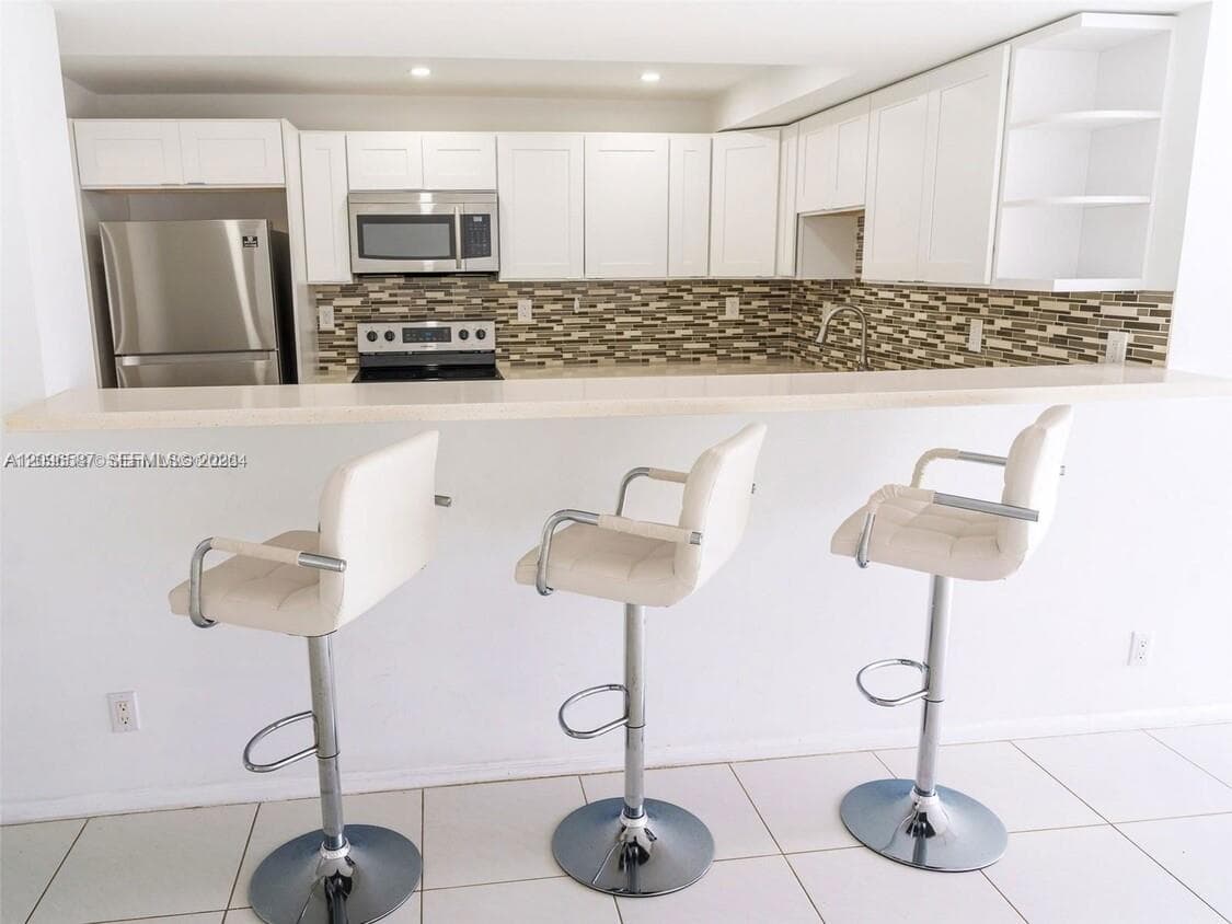OCEANVIEW PARK CONDO · #501 in Hallandale Beach - Photo 6