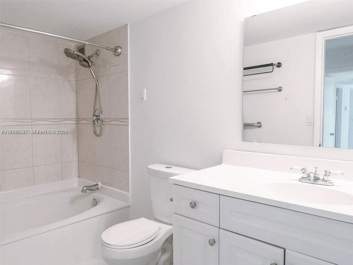 OCEANVIEW PARK CONDO · #501 in Hallandale Beach - Photo 13