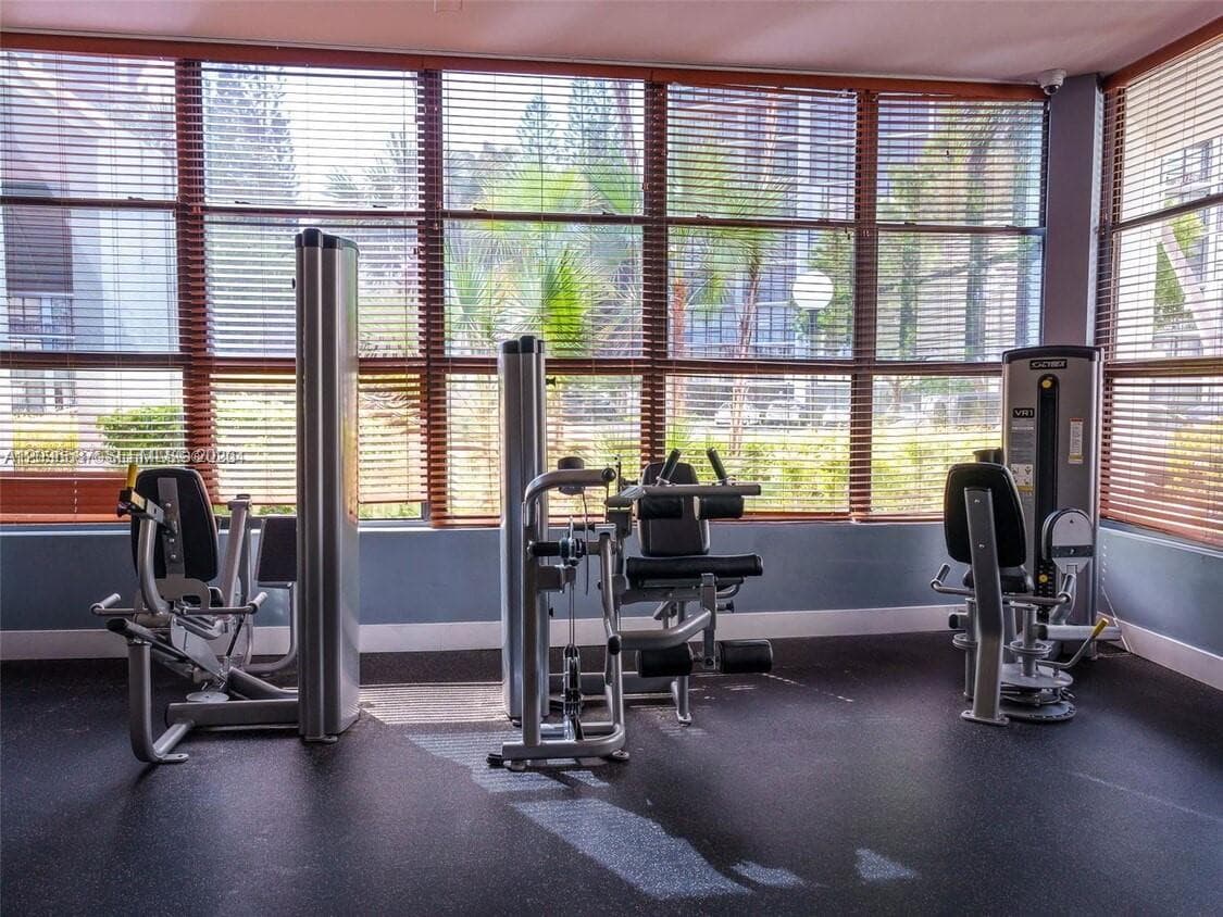 OCEANVIEW PARK CONDO · #501 in Hallandale Beach - Photo 28
