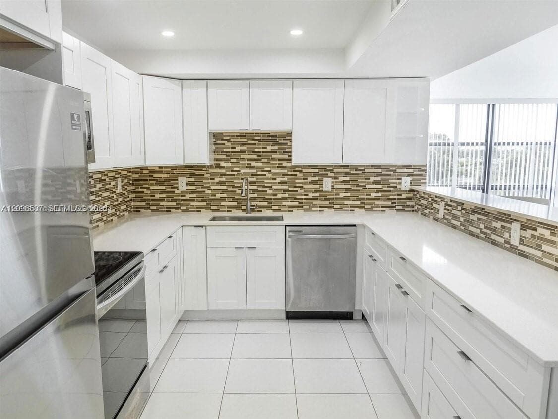 OCEANVIEW PARK CONDO · #501 in Hallandale Beach - Photo 5
