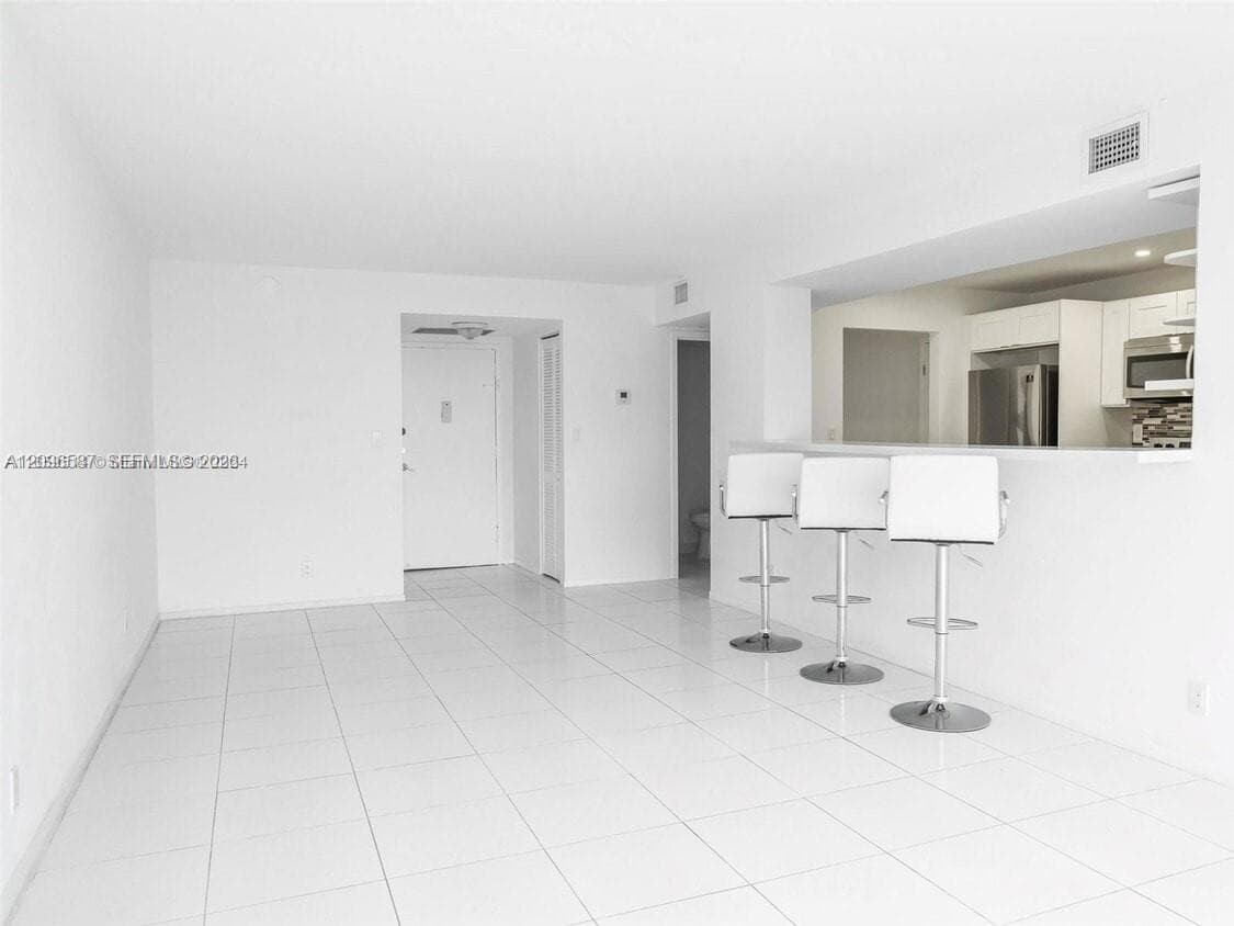 OCEANVIEW PARK CONDO · #501 in Hallandale Beach - Photo 4