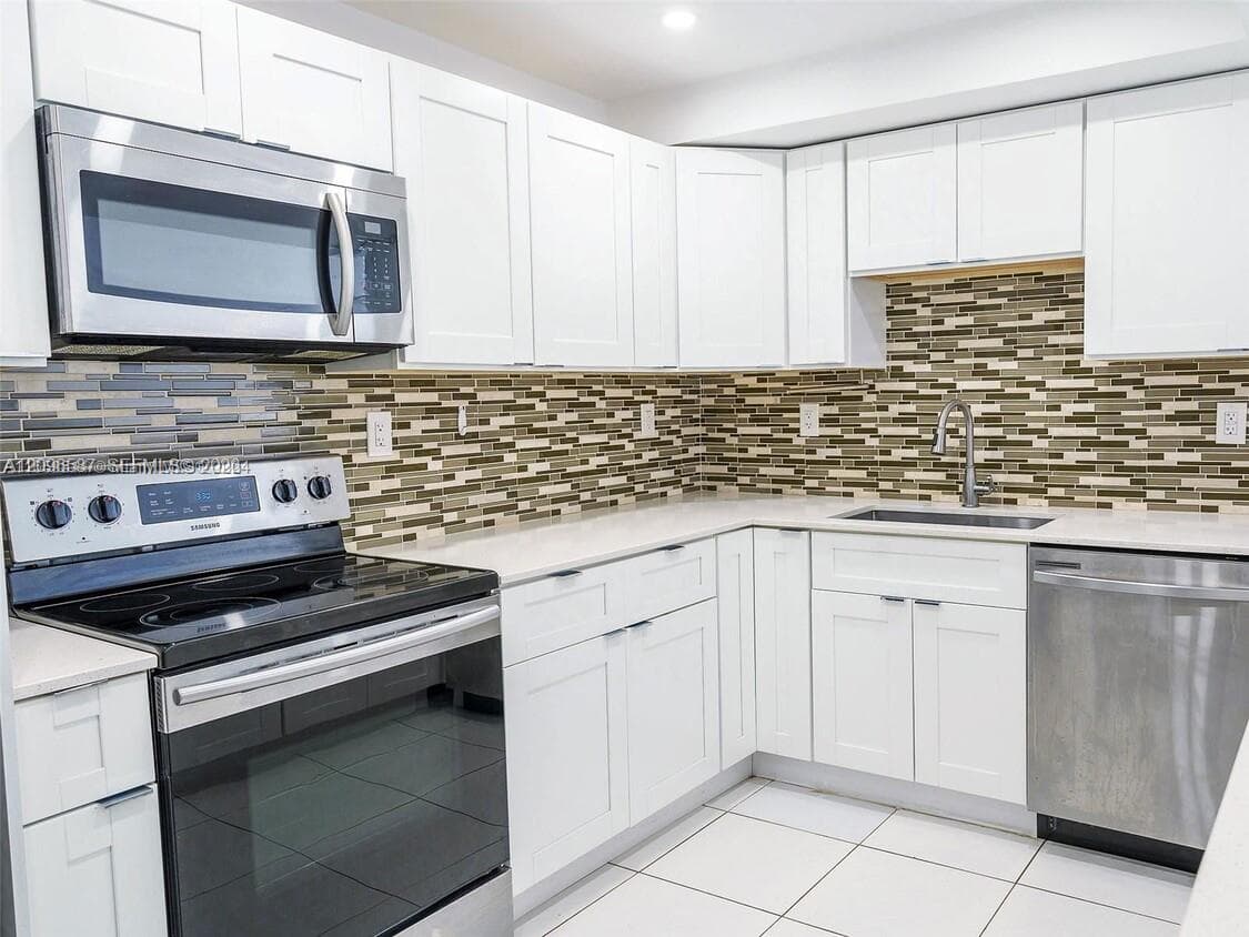 OCEANVIEW PARK CONDO · #501 in Hallandale Beach - Photo 8