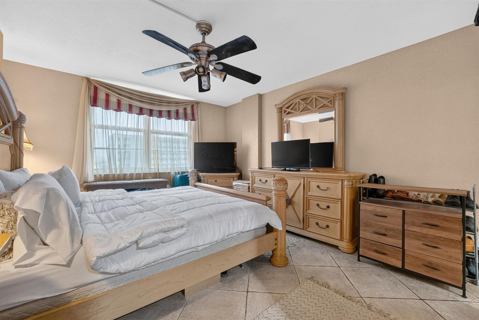 28-301-N-Ocean-Blvd-apt-1006-Pompano-Bea