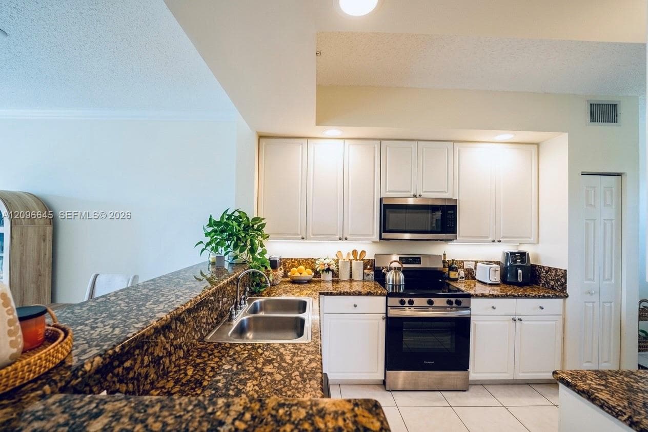Boca Bayou · #304 in Boca Raton - Photo 8