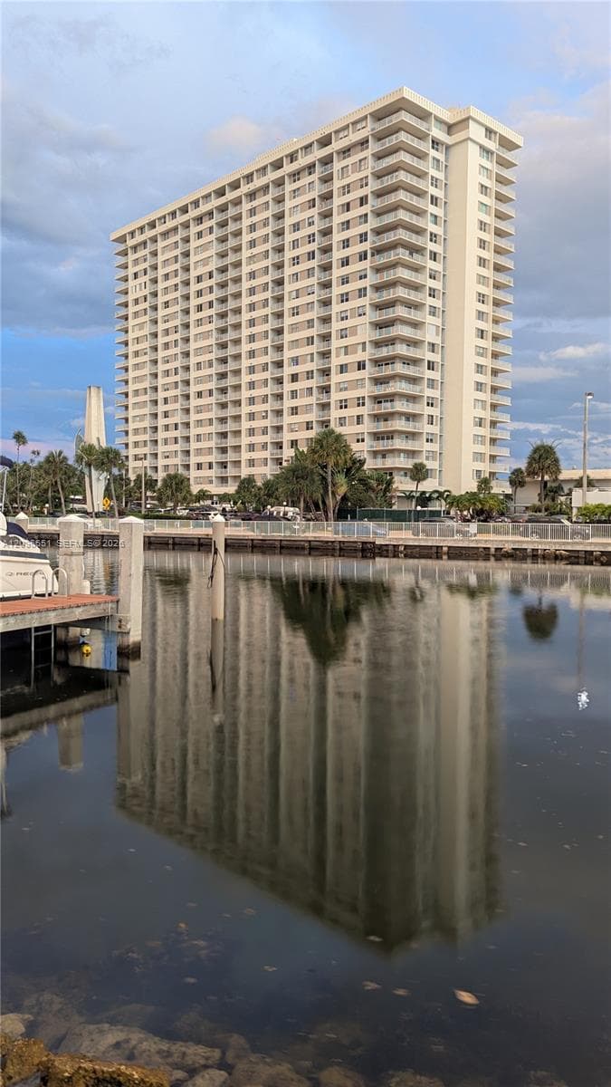 Arlen House 300 · #206 in Sunny Isles Beach - Photo 3