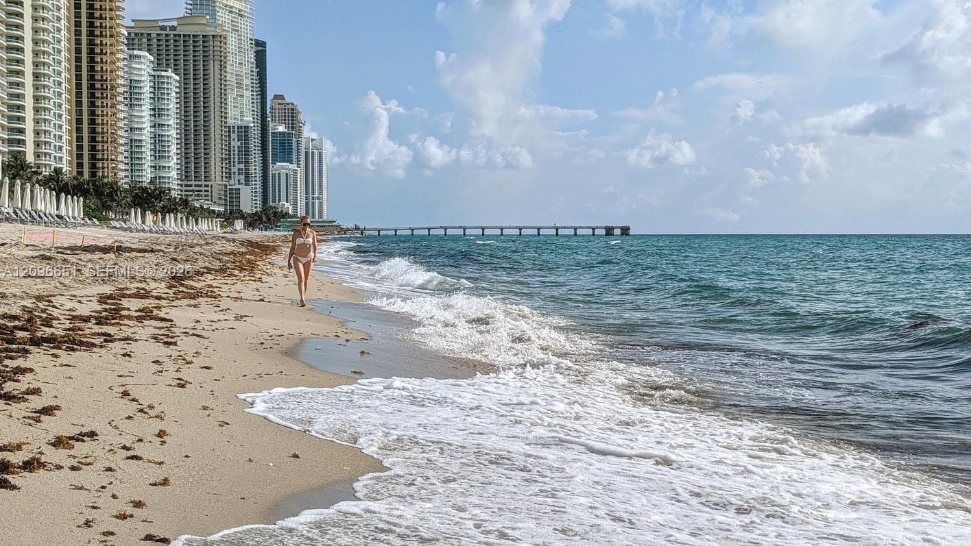 Arlen House 300 · #206 in Sunny Isles Beach - Photo 35