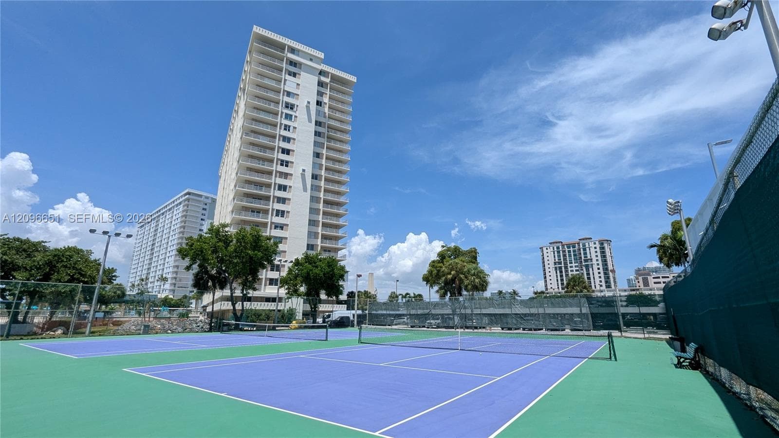 Arlen House 300 · #206 in Sunny Isles Beach - Photo 4