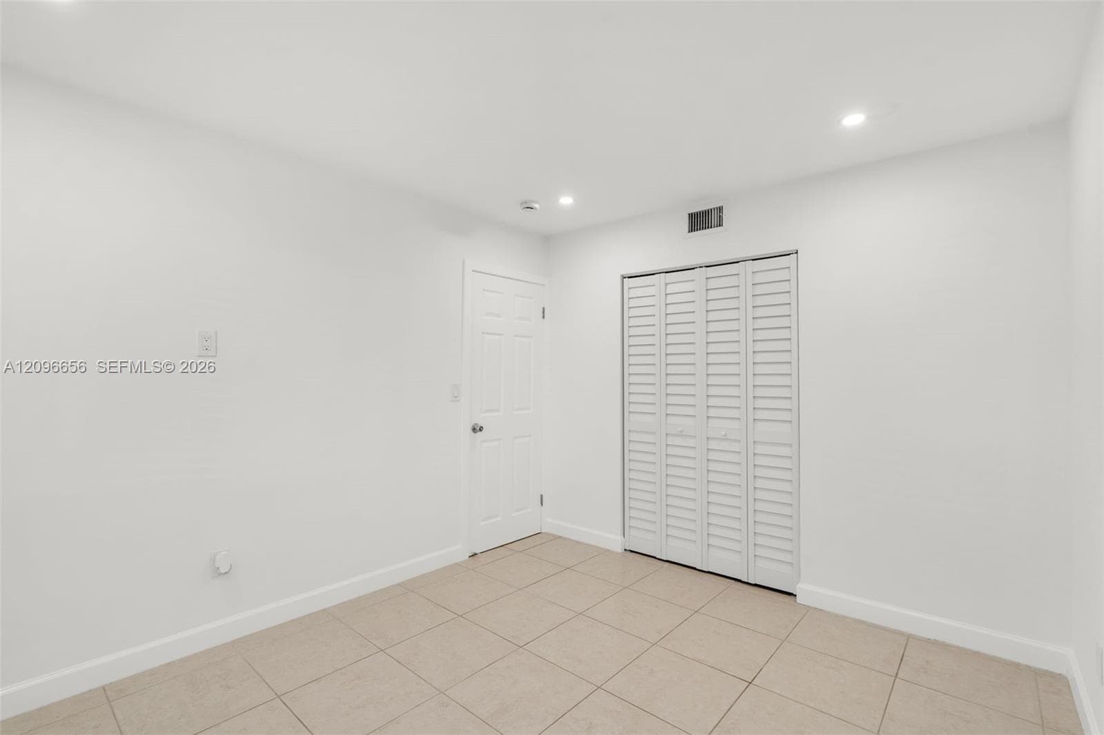 VILLAGE OF KINGS CREEK CO · #B101 in Miami - Photo 15
