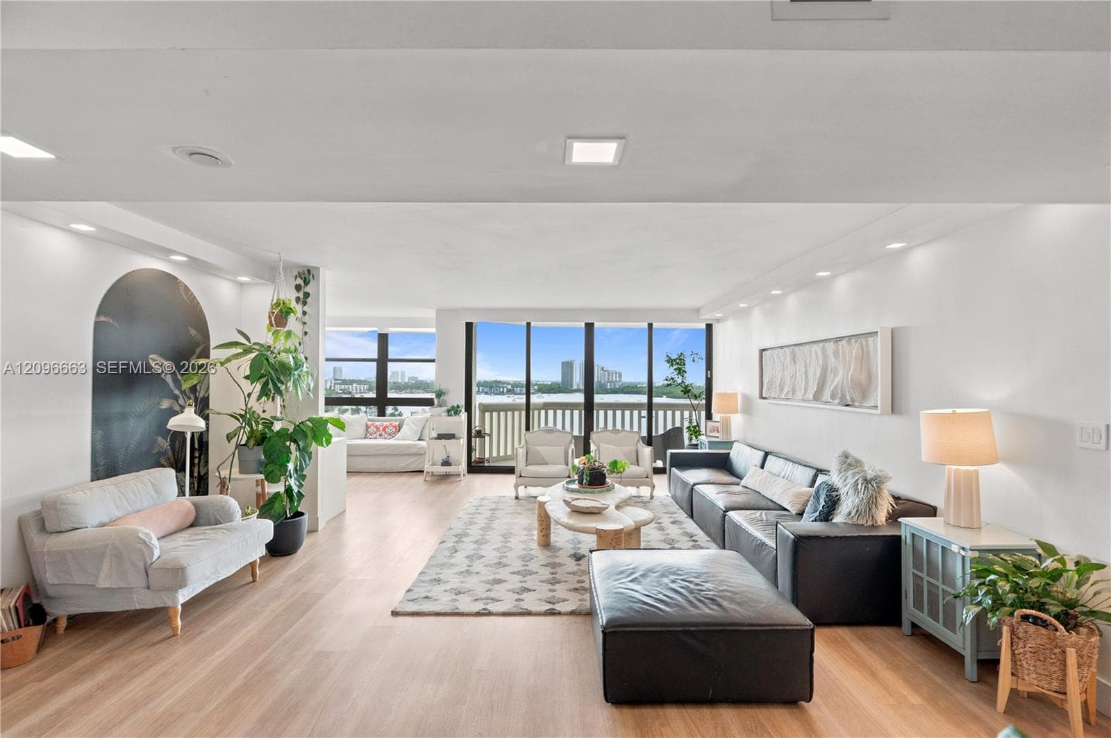 1000 ISL BLVD WILLIAMS IS · #1402 in Aventura - Photo 4