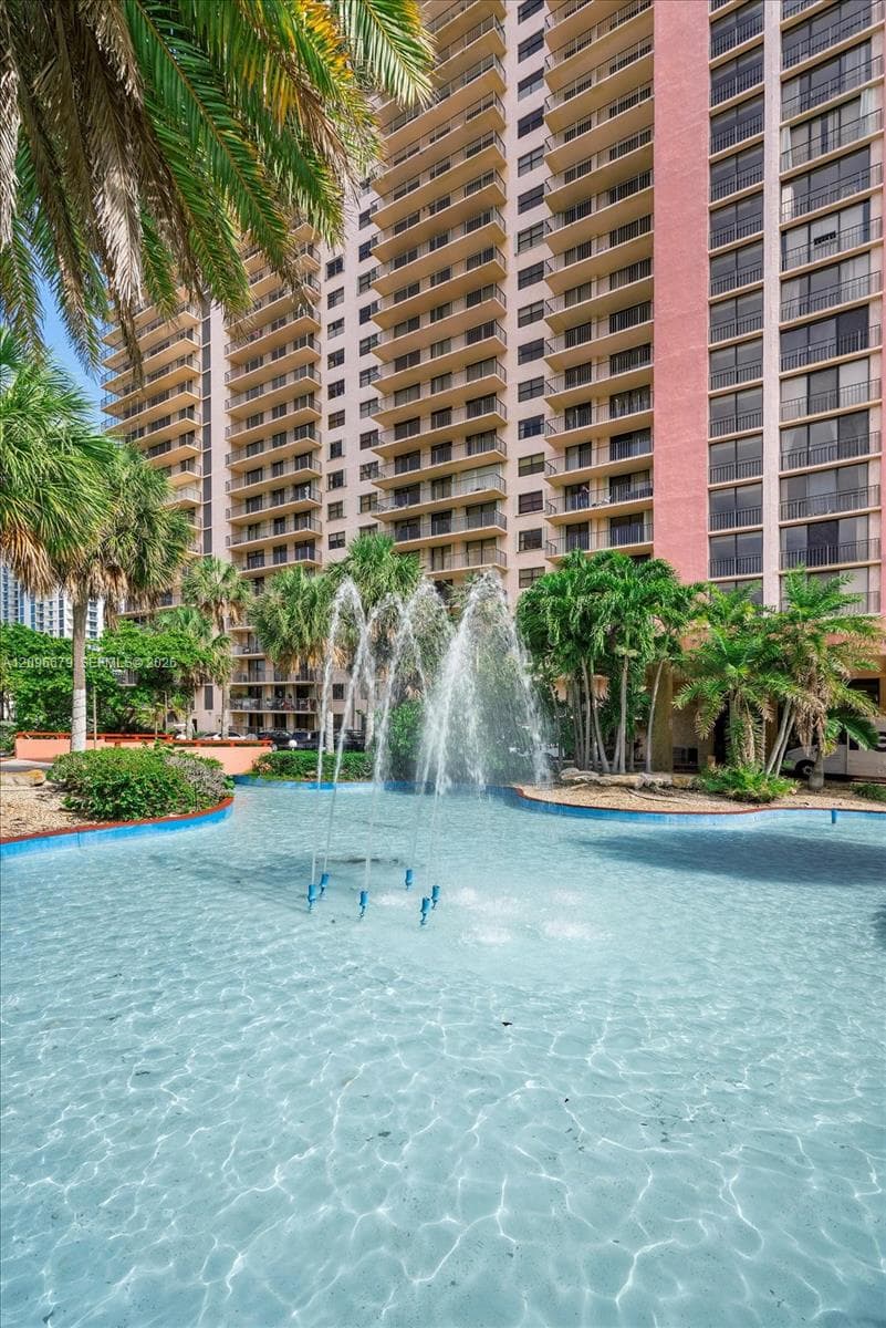 WINSTON TOWERS · #407 in Sunny Isles Beach - Photo 2