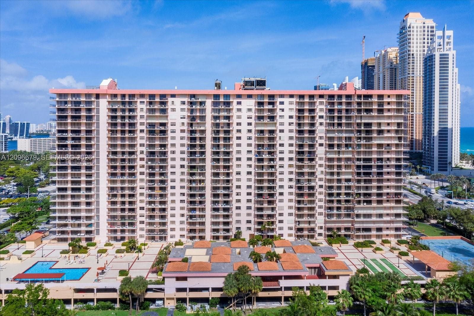 WINSTON TOWERS · #407 in Sunny Isles Beach - Photo 13