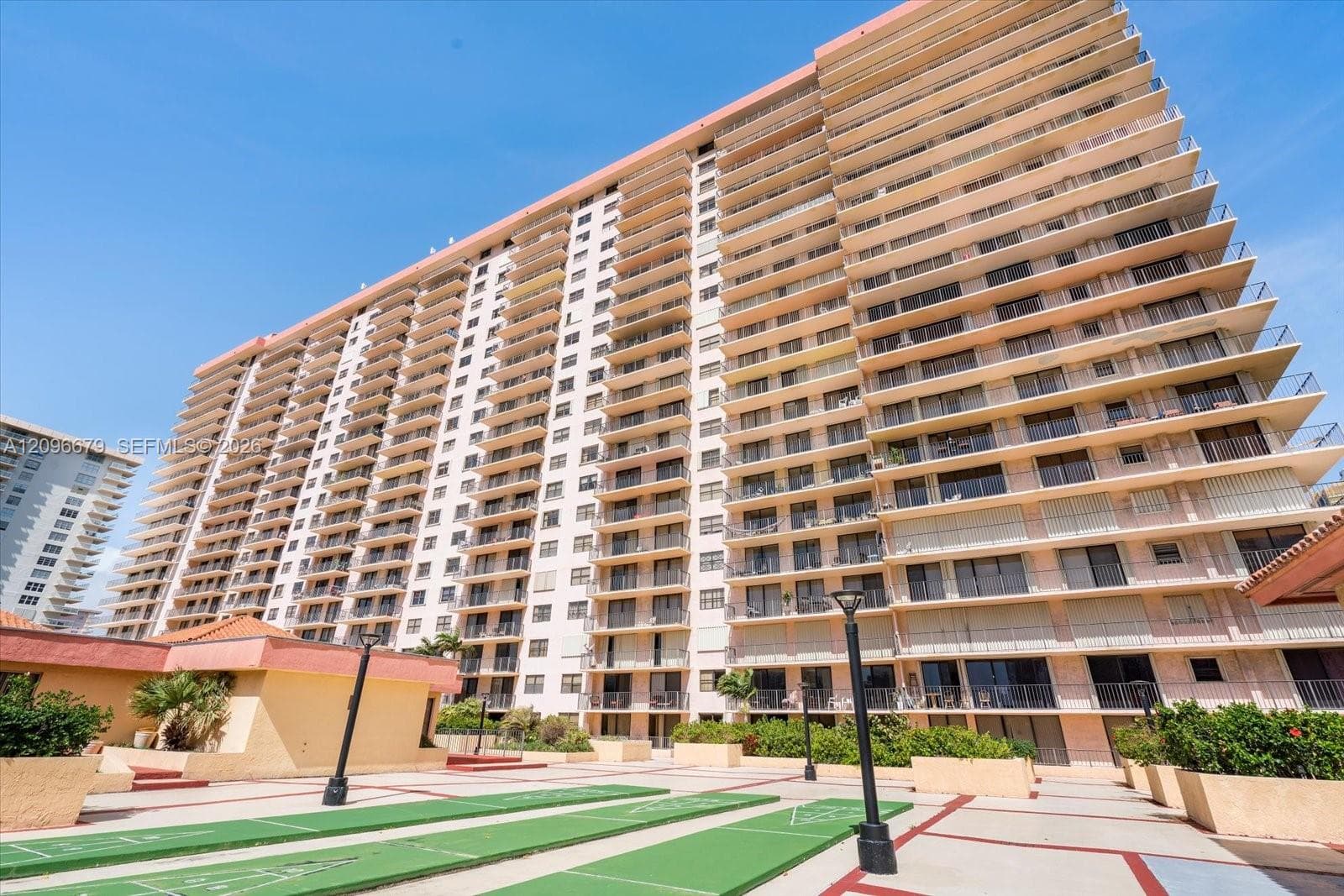 WINSTON TOWERS · #407 in Sunny Isles Beach - Photo 11