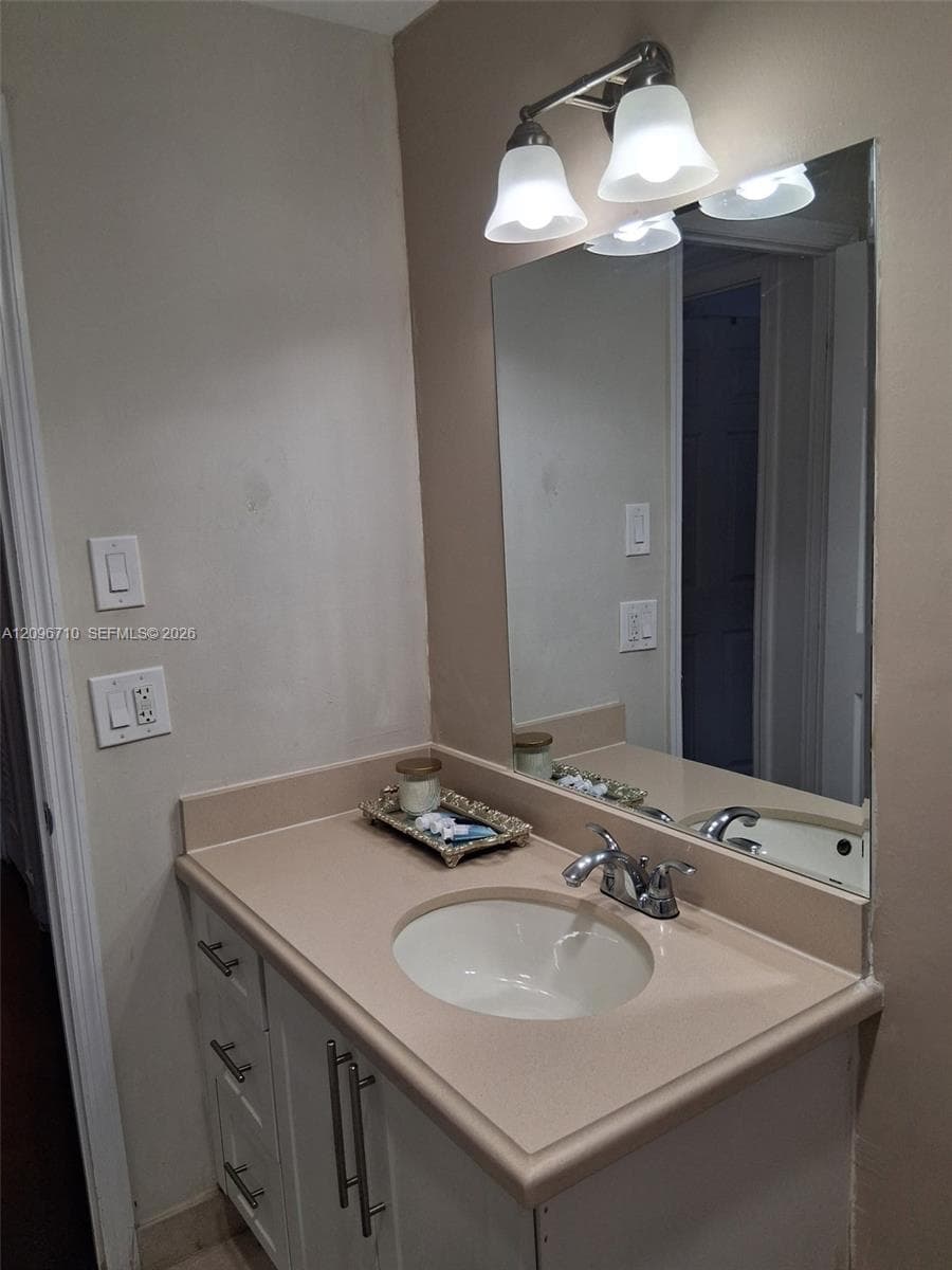 Meadowbrook Tower 1 · #202 in Hallandale Beach - Photo 5