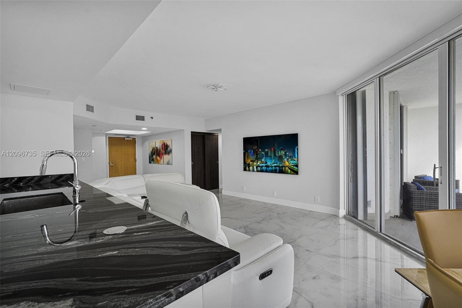 Oceania III · #738 in Sunny Isles Beach - Photo 12