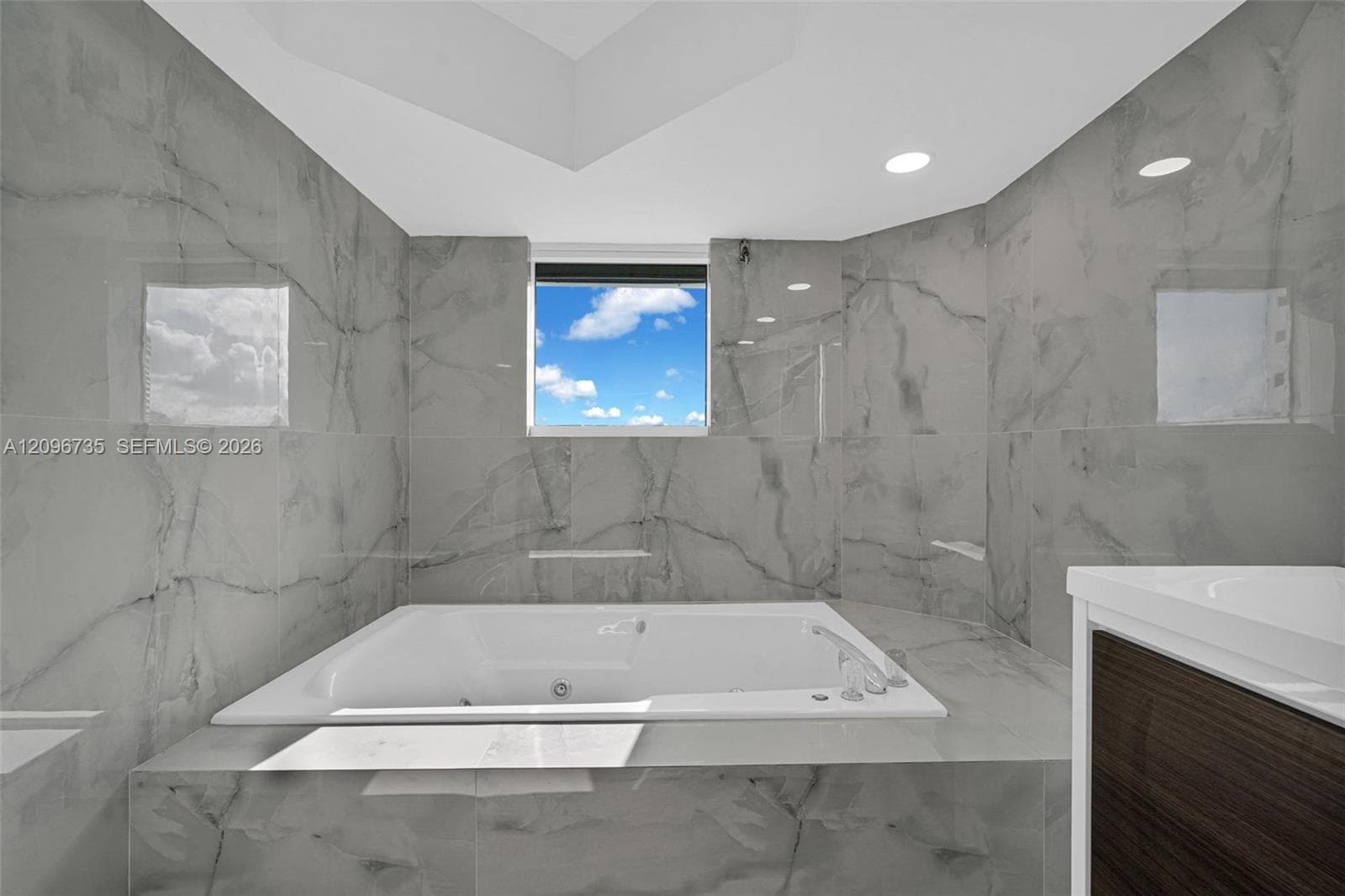 Oceania III · #738 in Sunny Isles Beach - Photo 32