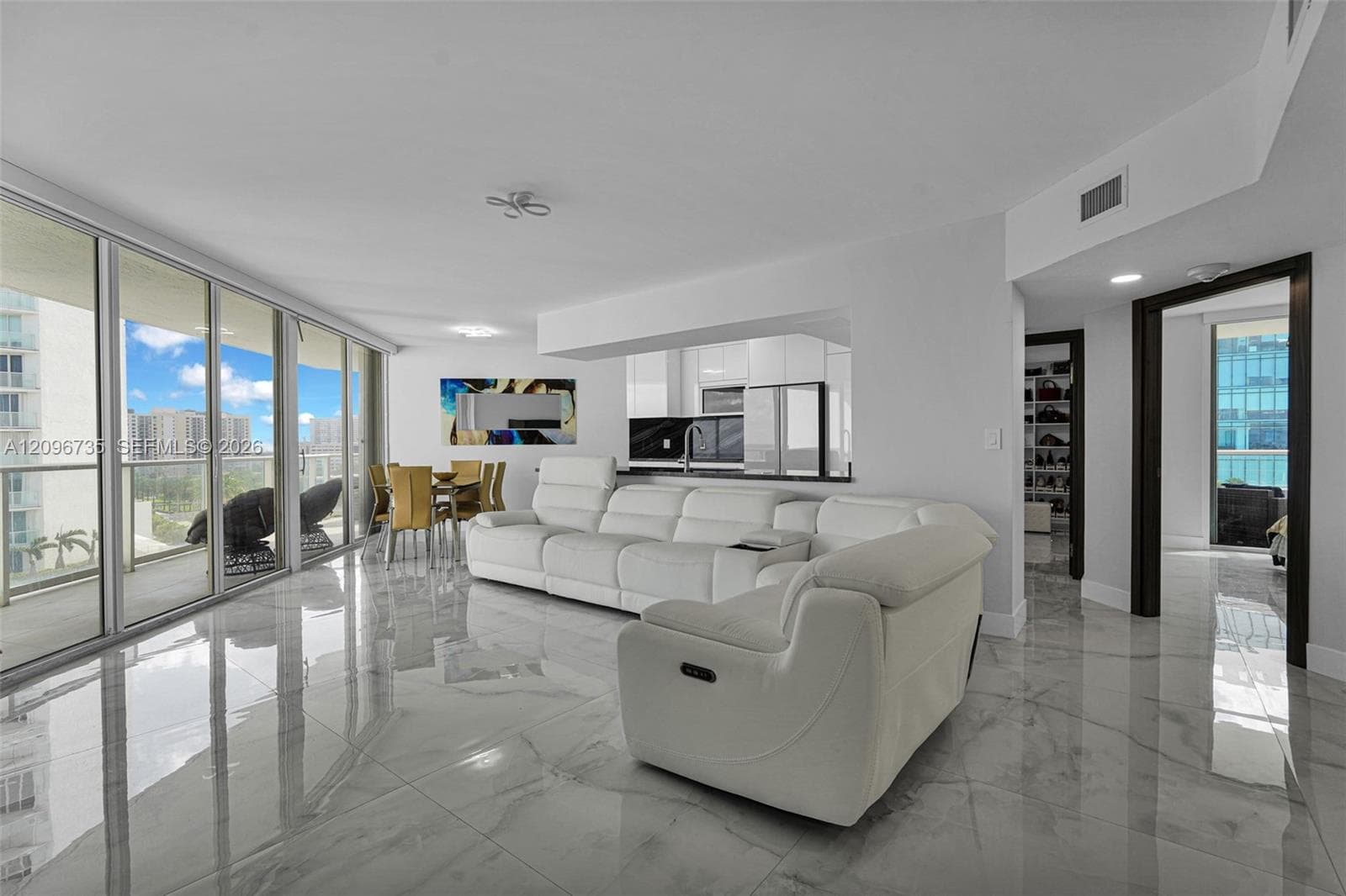 Oceania III · #738 in Sunny Isles Beach - Photo 14