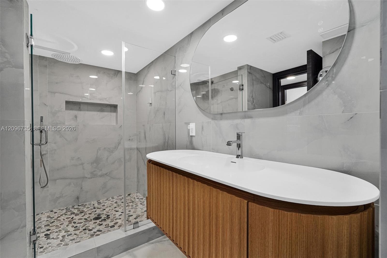 Oceania III · #738 in Sunny Isles Beach - Photo 41
