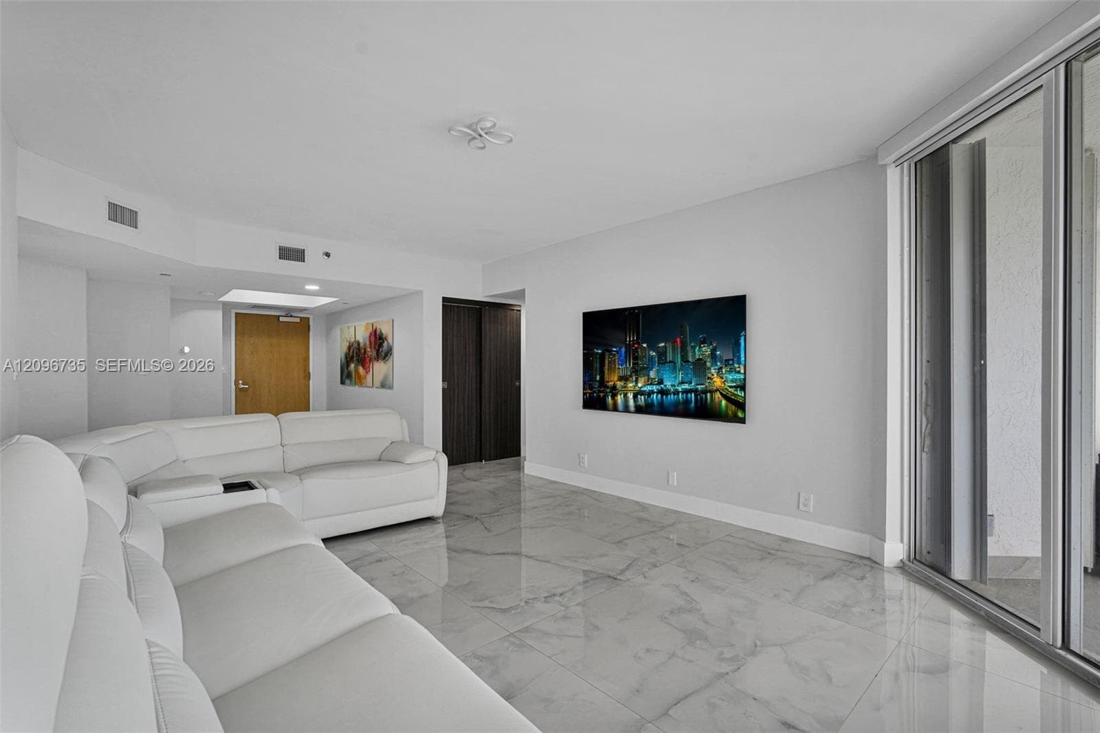 Oceania III · #738 in Sunny Isles Beach - Photo 15