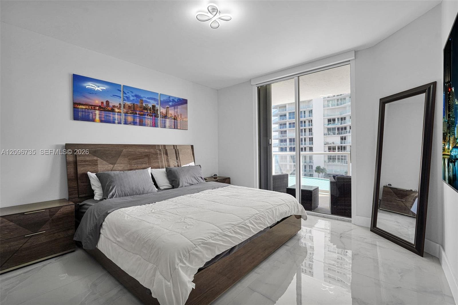 Oceania III · #738 in Sunny Isles Beach - Photo 35
