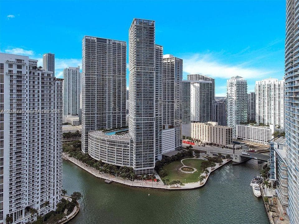 Icon Brickell III · #2605 in Miami - Photo 1
