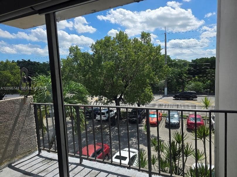 EL LAGO CONDO · #W315 in Miami - Photo 15