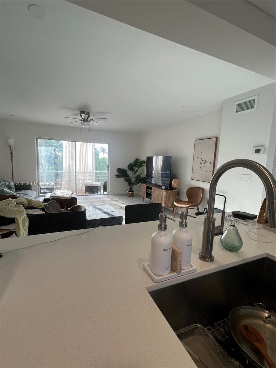 FAIRWAYS ROYALE CONDO · #408 in Hallandale Beach - Photo 7