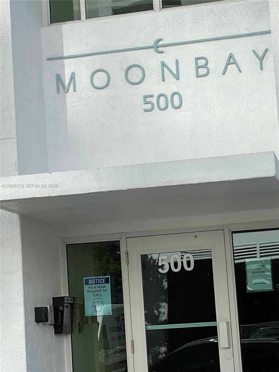 MOON BAY OF MIAMI CONDO · #801 in Miami - Photo 1
