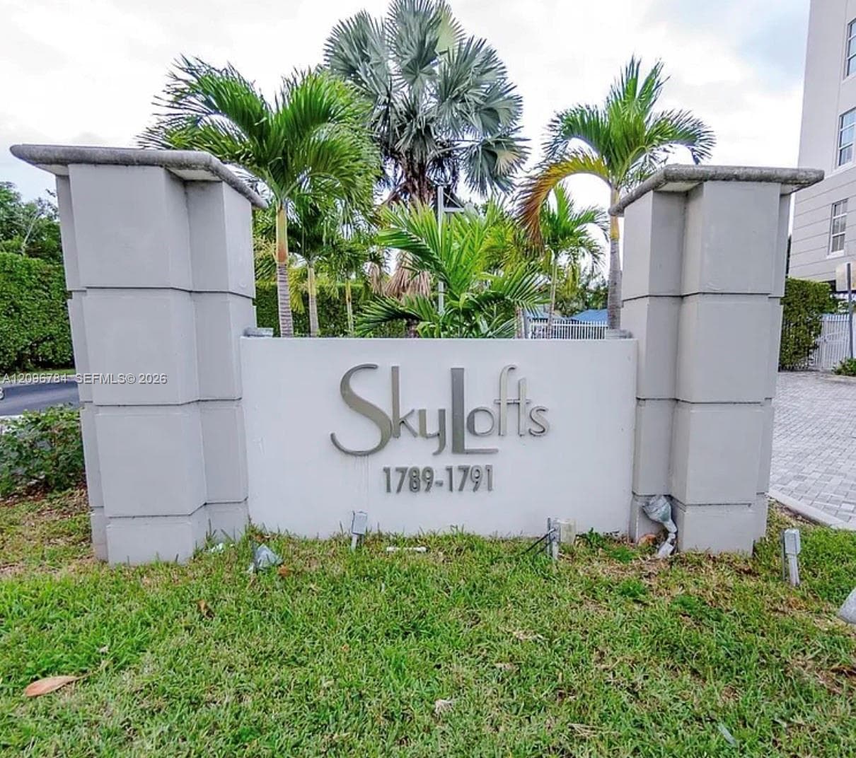 Skylofts Condo · #E705 in Miami - Photo 5