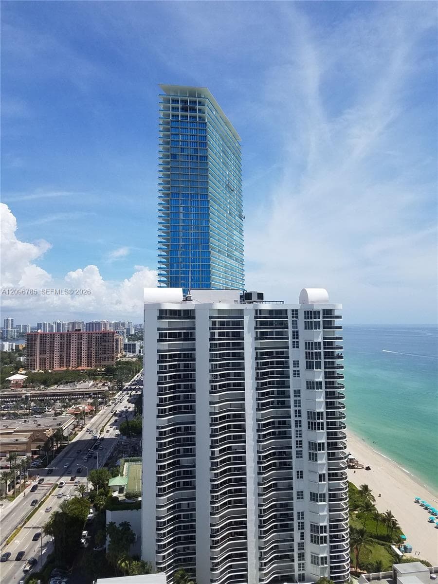 La Perla · #2805 in Sunny Isles Beach - Photo 8
