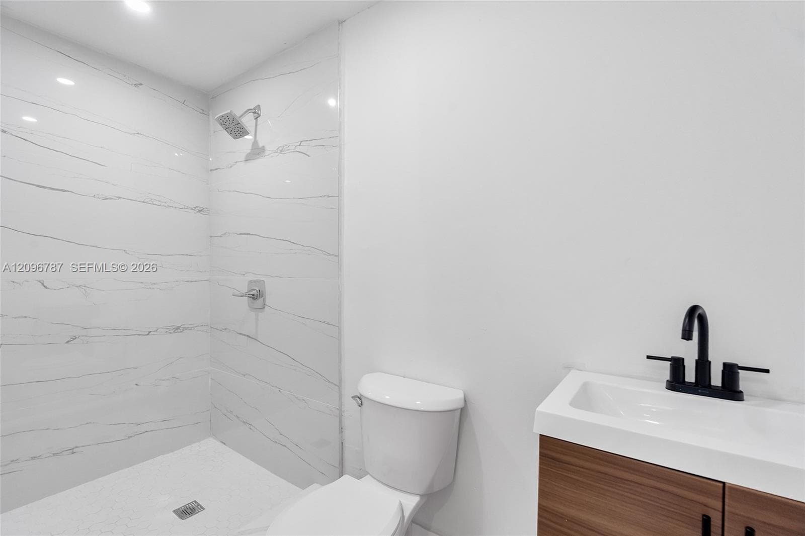 1046 Jann Ave photo 23