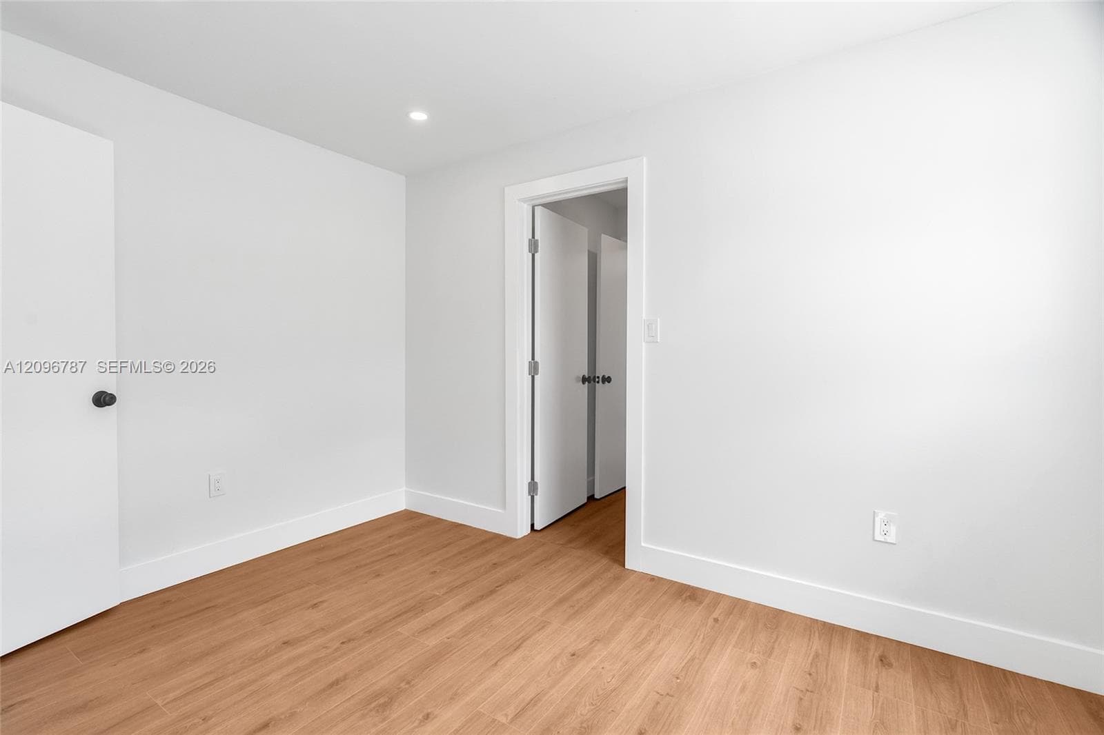 1046 Jann Ave photo 14