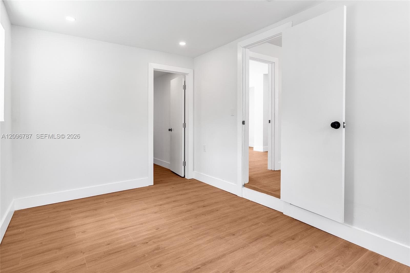 1046 Jann Ave photo 21