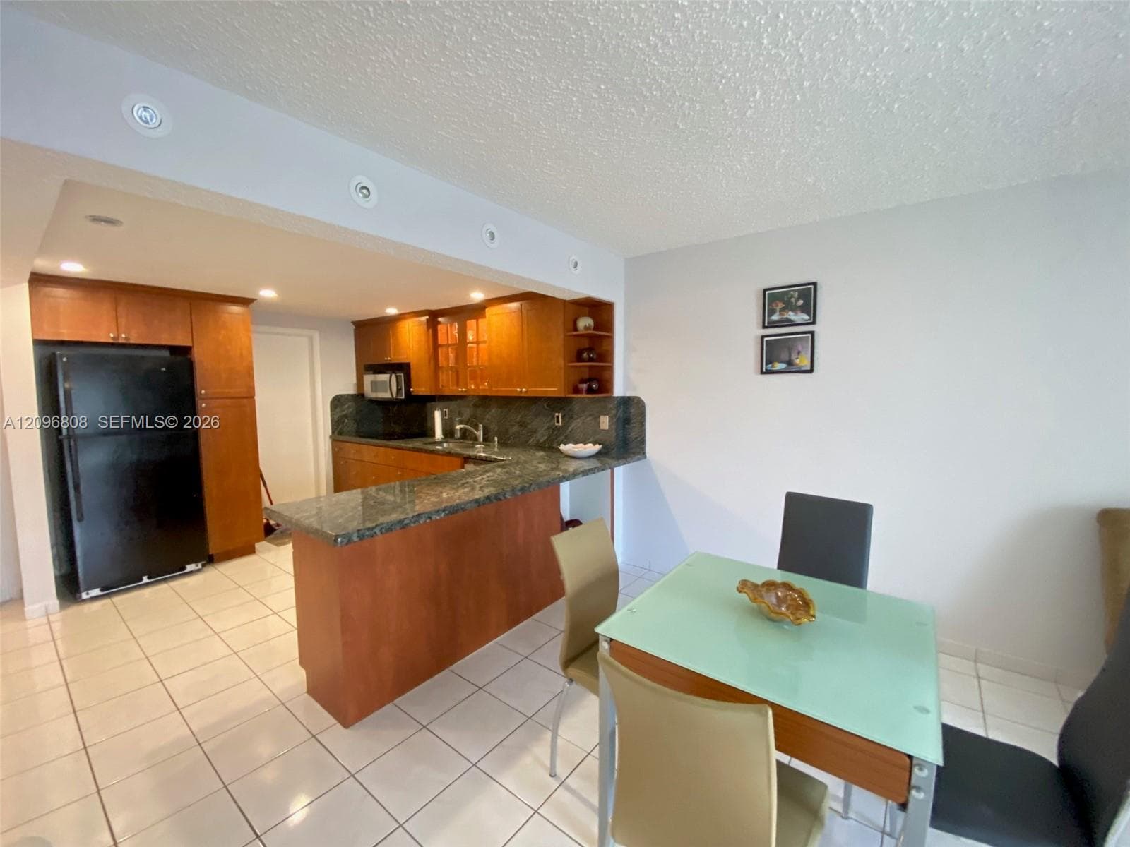 IMPERIAL TOWERS CONDO · #1004 in Hallandale Beach - Photo 4