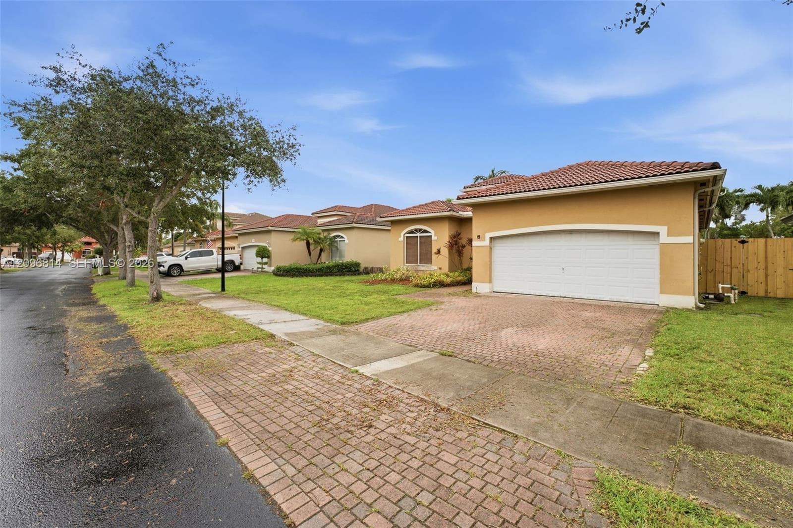1420 SE 23rd Dr. photo 2