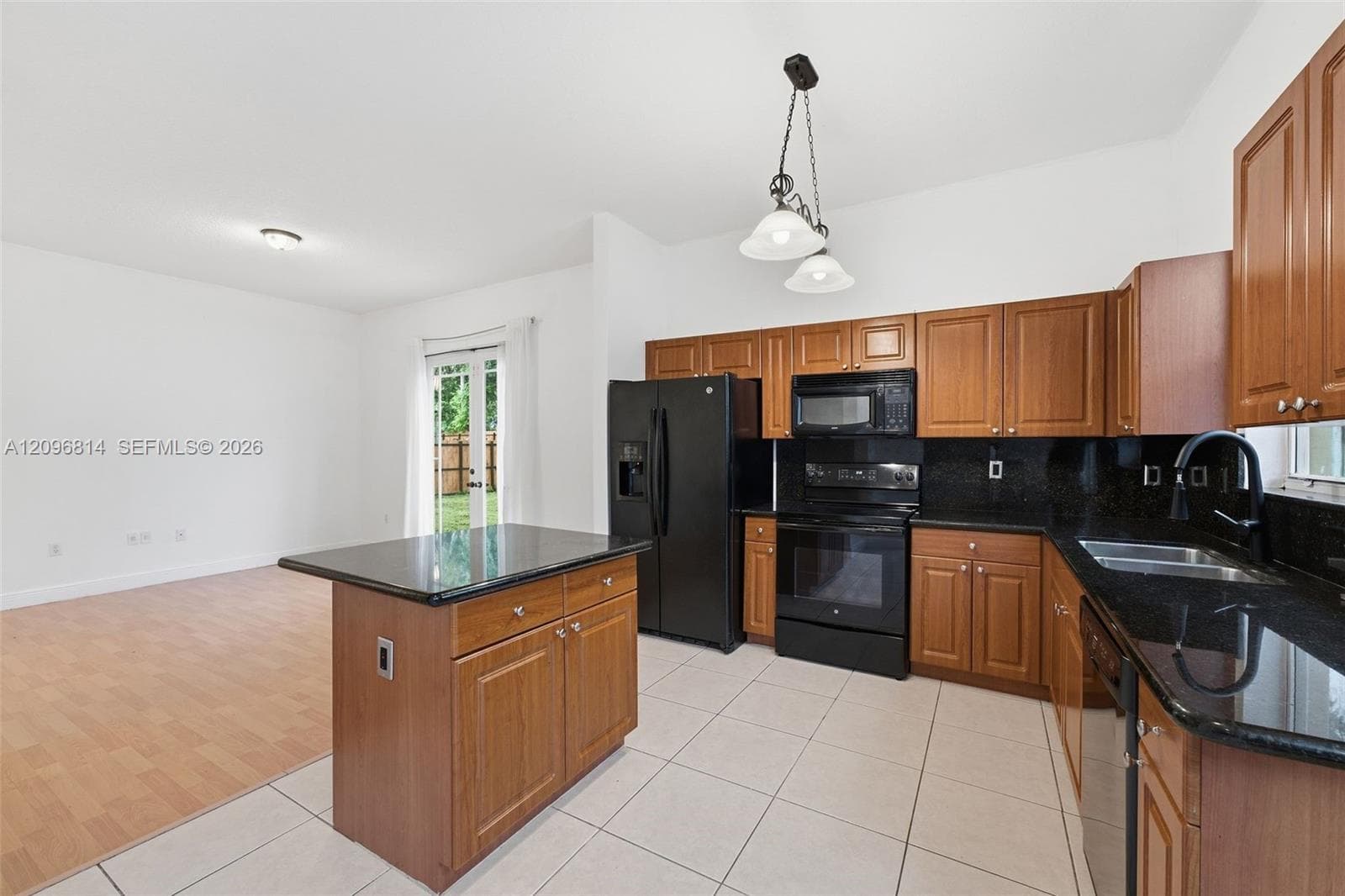 1420 SE 23rd Dr. photo 16