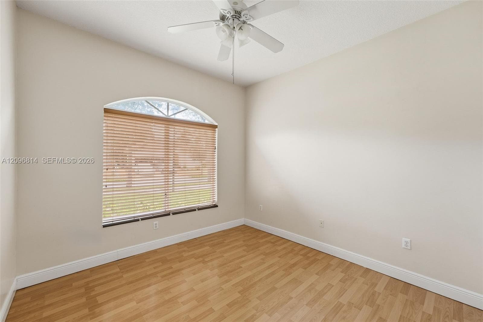 1420 SE 23rd Dr. photo 9