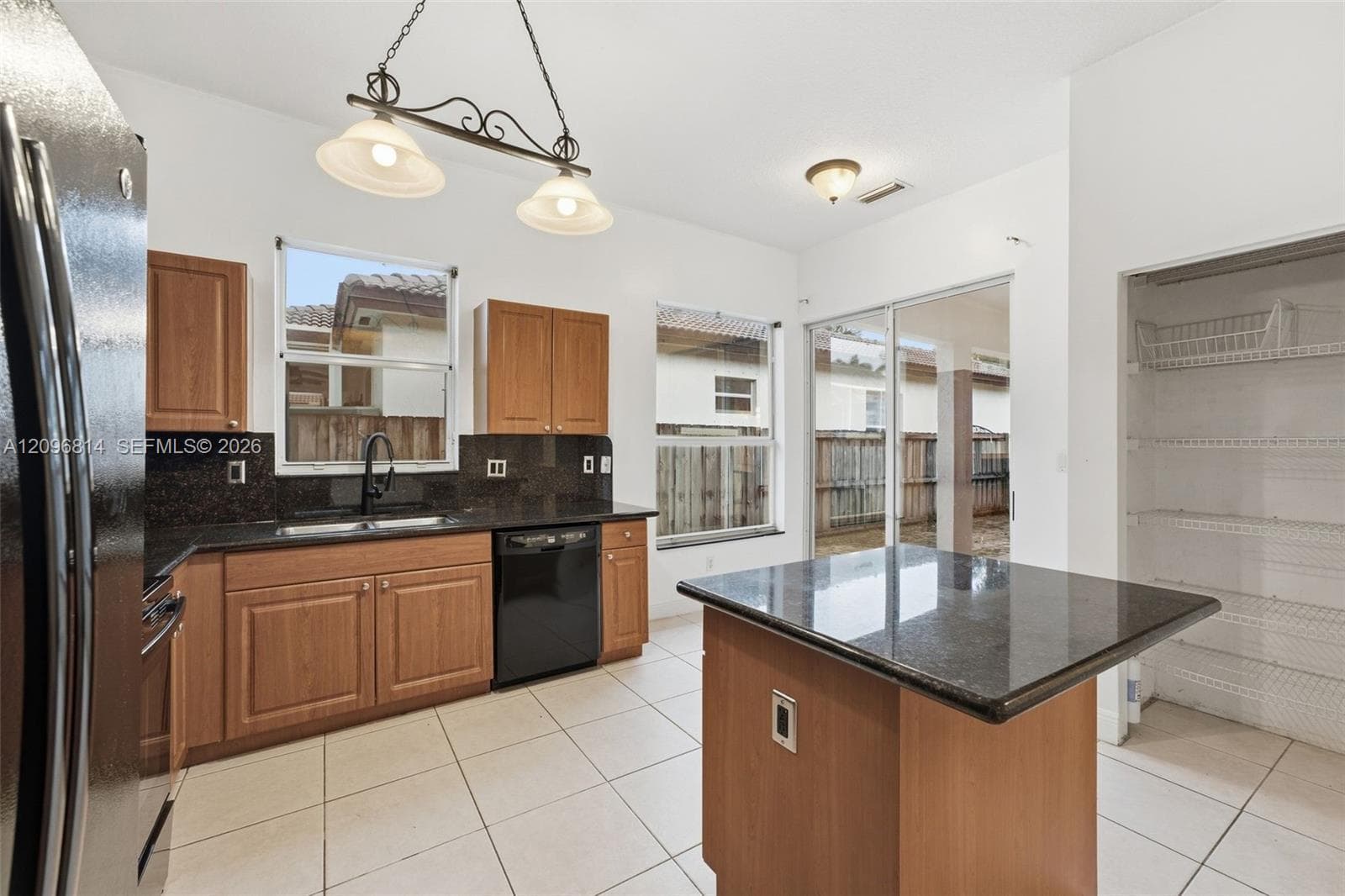 1420 SE 23rd Dr. photo 18