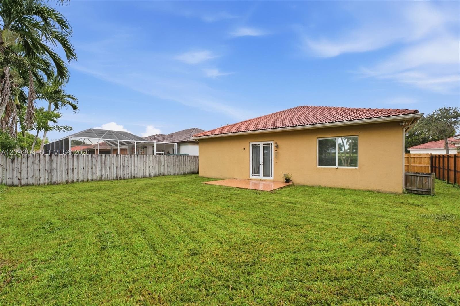 1420 SE 23rd Dr. photo 4